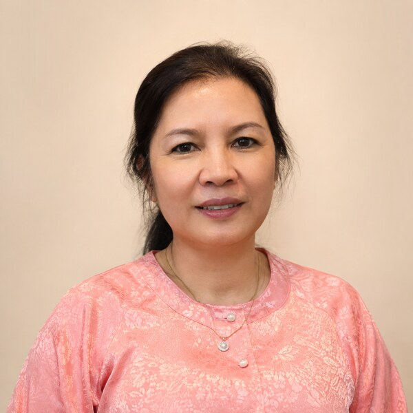 Tina, nail technician at Great Nails & Spa Blaine